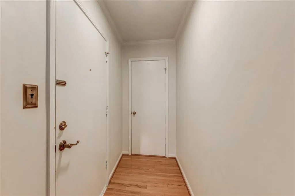 5400 Roswell Road Ne Unit N7, Sandy Springs, Georgia 30342, 2 Bedrooms Bedrooms, ,2 BathroomsBathrooms,Residential,Sold,5400 Roswell Road Ne Unit N7,6036706