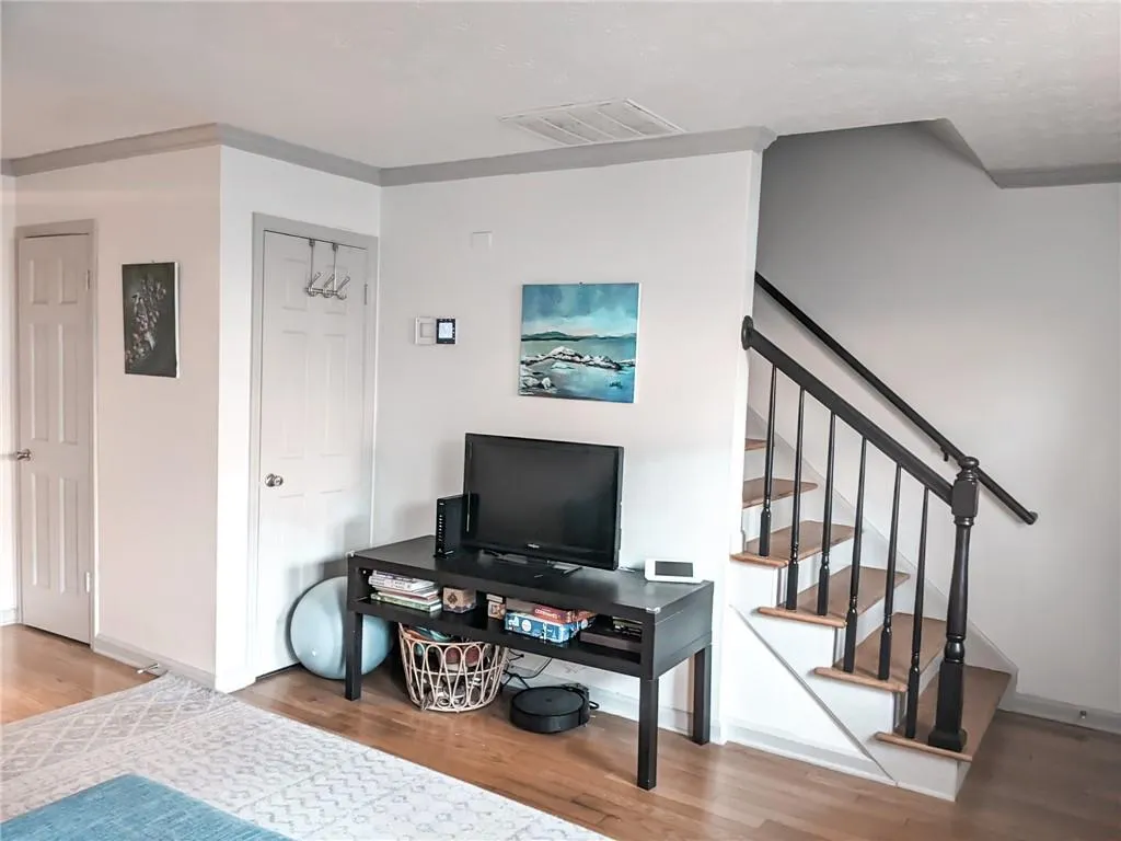 255 Winding River Drive Unit C, Sandy Springs, Georgia 30350, 2 Bedrooms Bedrooms, ,1 BathroomBathrooms,Residential,Sold,255 Winding River Drive Unit C,7010355