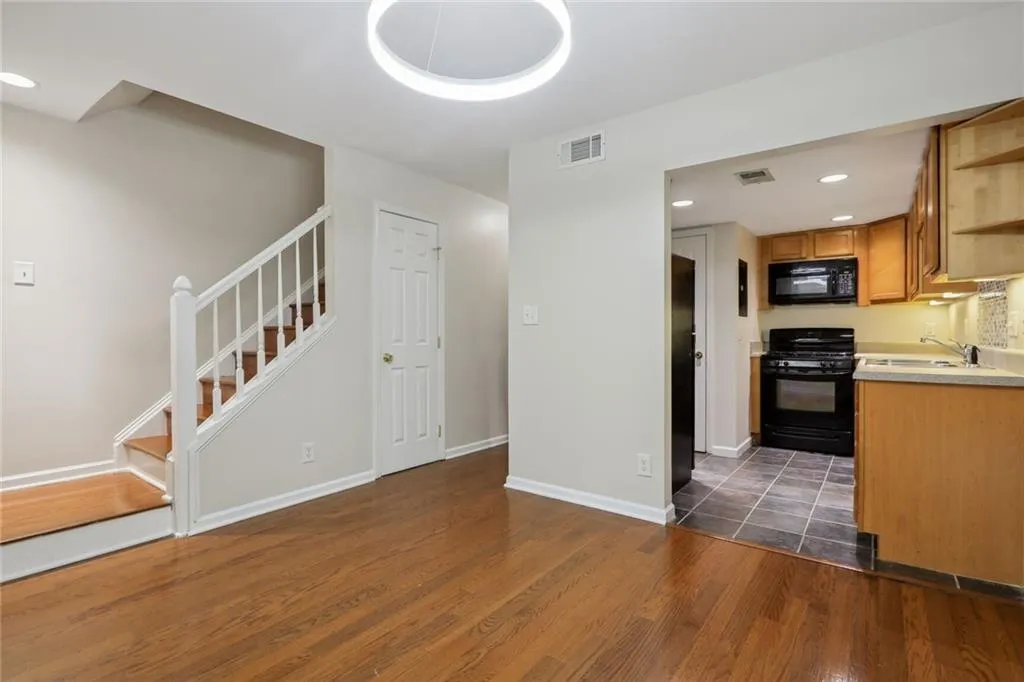 517 Granite Ridge Place, Sandy Springs, Georgia 30350, 2 Bedrooms Bedrooms, ,1 BathroomBathrooms,Residential,Sold,517 Granite Ridge Place,7257623