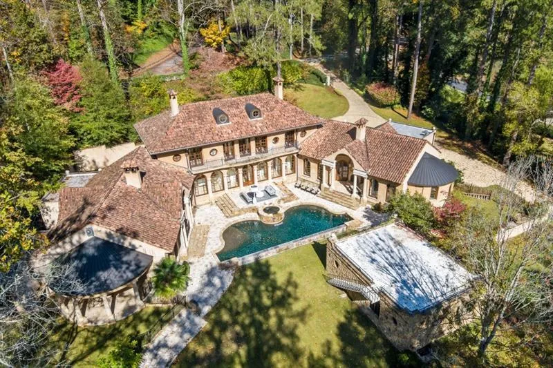 876 Crest Valley Drive Nw, Atlanta, Georgia 30327, 5 Bedrooms Bedrooms, ,5 BathroomsBathrooms,Residential,Sold,876 Crest Valley Drive Nw,6717364