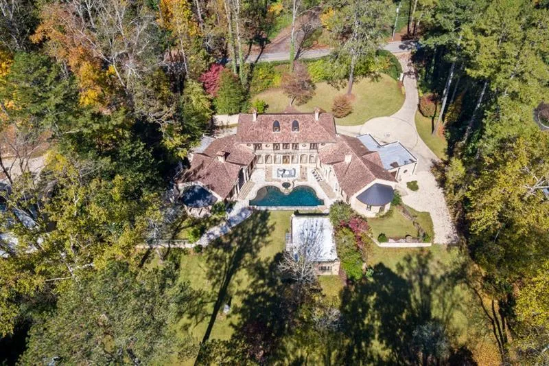 876 Crest Valley Drive Nw, Atlanta, Georgia 30327, 5 Bedrooms Bedrooms, ,5 BathroomsBathrooms,Residential,Sold,876 Crest Valley Drive Nw,6717364