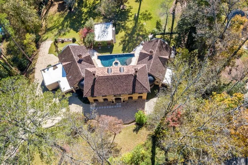 876 Crest Valley Drive Nw, Atlanta, Georgia 30327, 5 Bedrooms Bedrooms, ,5 BathroomsBathrooms,Residential,Sold,876 Crest Valley Drive Nw,6717364