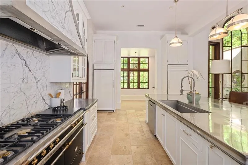 876 Crest Valley Drive Nw, Atlanta, Georgia 30327, 5 Bedrooms Bedrooms, ,5 BathroomsBathrooms,Residential,Sold,876 Crest Valley Drive Nw,6717364