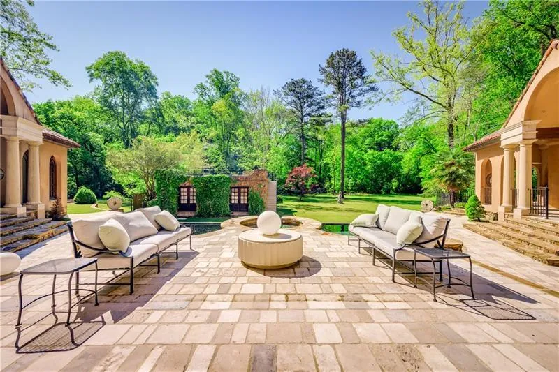 876 Crest Valley Drive Nw, Atlanta, Georgia 30327, 5 Bedrooms Bedrooms, ,5 BathroomsBathrooms,Residential,Sold,876 Crest Valley Drive Nw,6717364
