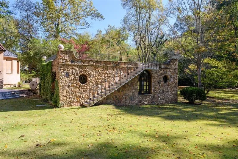 876 Crest Valley Drive Nw, Atlanta, Georgia 30327, 5 Bedrooms Bedrooms, ,5 BathroomsBathrooms,Residential,Sold,876 Crest Valley Drive Nw,6717364