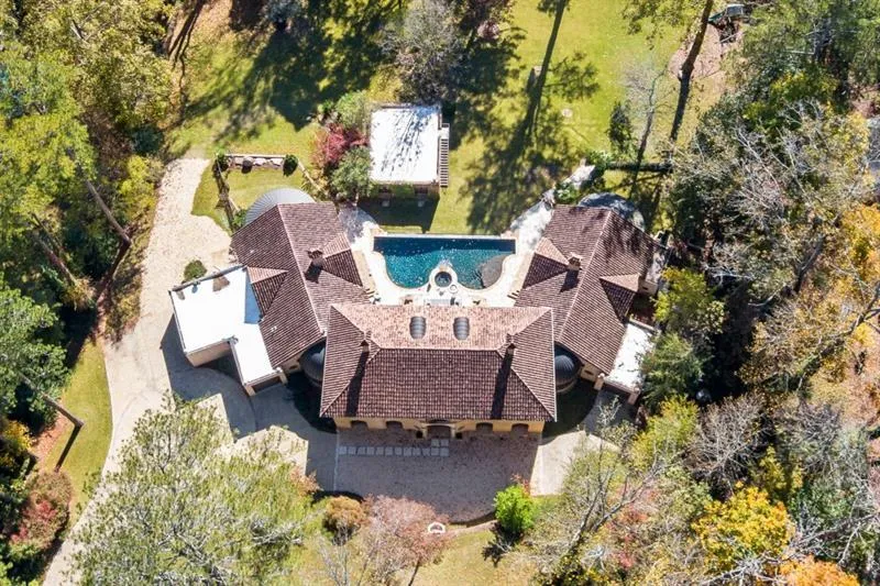876 Crest Valley Drive Nw, Atlanta, Georgia 30327, 5 Bedrooms Bedrooms, ,5 BathroomsBathrooms,Residential,Sold,876 Crest Valley Drive Nw,6717364