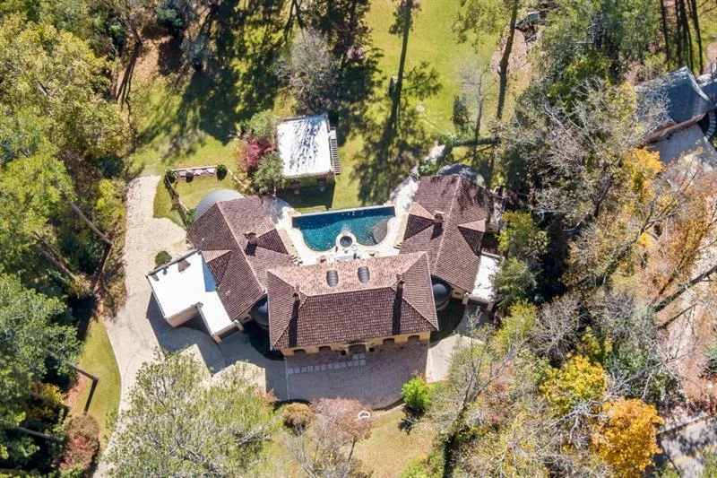 876 Crest Valley Drive Nw, Atlanta, Georgia 30327, 5 Bedrooms Bedrooms, ,5 BathroomsBathrooms,Residential,Sold,876 Crest Valley Drive Nw,6717364
