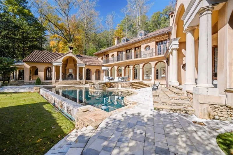 876 Crest Valley Drive Nw, Atlanta, Georgia 30327, 5 Bedrooms Bedrooms, ,5 BathroomsBathrooms,Residential,Sold,876 Crest Valley Drive Nw,6717364