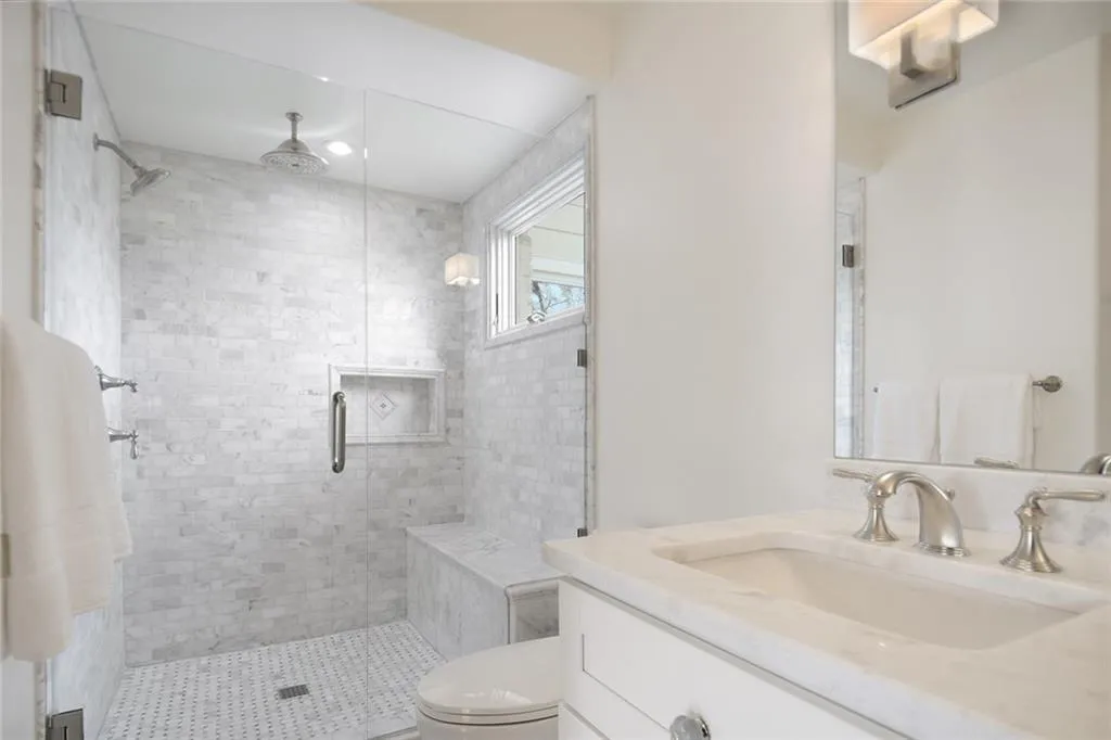 300 Hunters Trace Circle, Sandy Springs, Georgia 30328, 5 Bedrooms Bedrooms, ,5 BathroomsBathrooms,Residential,Sold,300 Hunters Trace Circle,6693705
