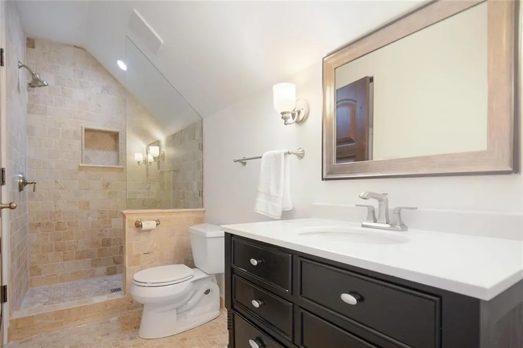 300 Hunters Trace Circle, Sandy Springs, Georgia 30328, 5 Bedrooms Bedrooms, ,5 BathroomsBathrooms,Residential,Sold,300 Hunters Trace Circle,6693705