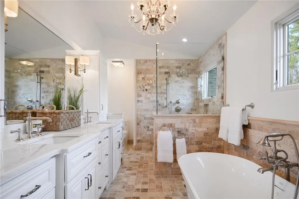 300 Hunters Trace Circle, Sandy Springs, Georgia 30328, 5 Bedrooms Bedrooms, ,5 BathroomsBathrooms,Residential,Sold,300 Hunters Trace Circle,6693705