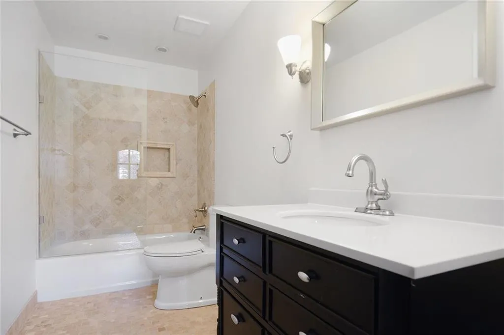 300 Hunters Trace Circle, Sandy Springs, Georgia 30328, 5 Bedrooms Bedrooms, ,5 BathroomsBathrooms,Residential,Sold,300 Hunters Trace Circle,6693705