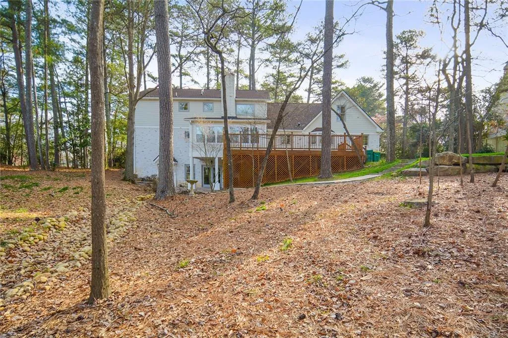 300 Hunters Trace Circle, Sandy Springs, Georgia 30328, 5 Bedrooms Bedrooms, ,5 BathroomsBathrooms,Residential,Sold,300 Hunters Trace Circle,6693705