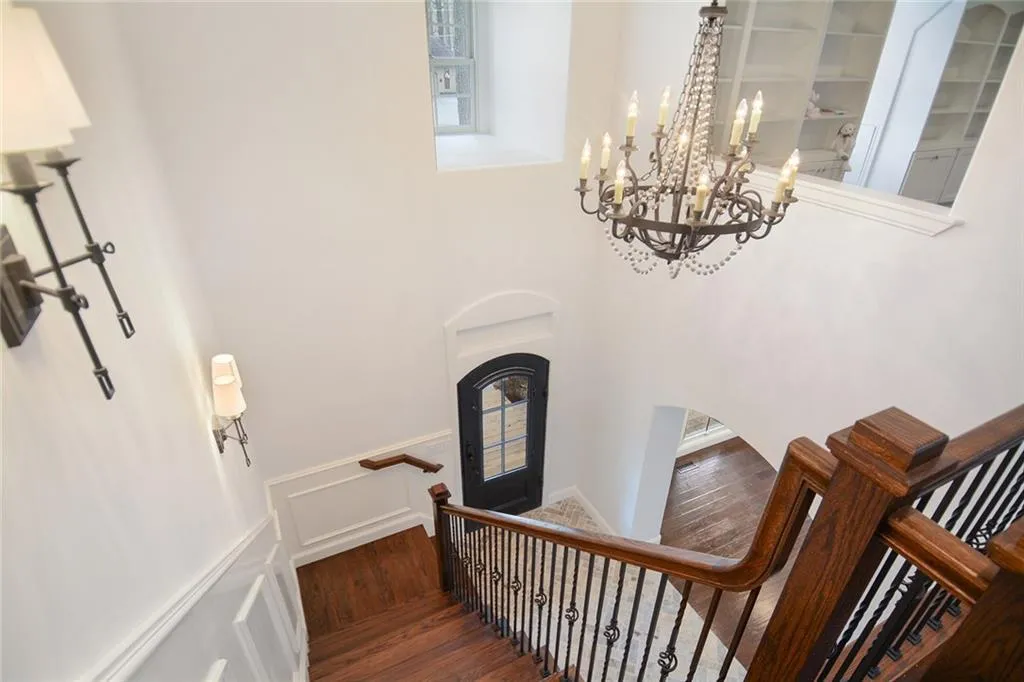 300 Hunters Trace Circle, Sandy Springs, Georgia 30328, 5 Bedrooms Bedrooms, ,5 BathroomsBathrooms,Residential,Sold,300 Hunters Trace Circle,6693705