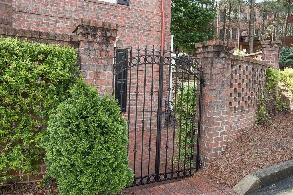 4810 Ivy Ridge Drive Unit 101, Atlanta, Georgia 30339, 2 Bedrooms Bedrooms, ,2 BathroomsBathrooms,Residential,Sold,4810 Ivy Ridge Drive Unit 101,6016667