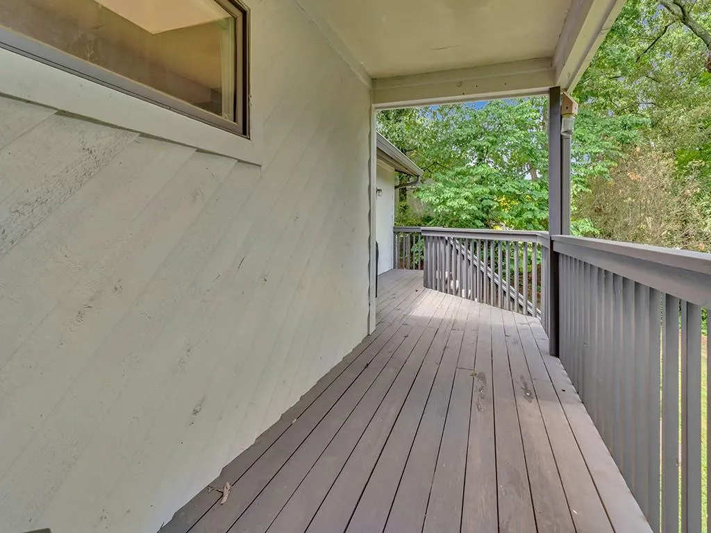 7770 Jett Ferry Road, Sandy Springs, Georgia 30350, 4 Bedrooms Bedrooms, ,3 BathroomsBathrooms,Residential,Sold,7770 Jett Ferry Road,6894356