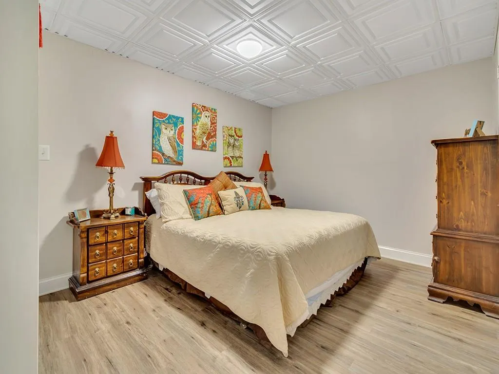 7770 Jett Ferry Road, Sandy Springs, Georgia 30350, 4 Bedrooms Bedrooms, ,3 BathroomsBathrooms,Residential,Sold,7770 Jett Ferry Road,6894356