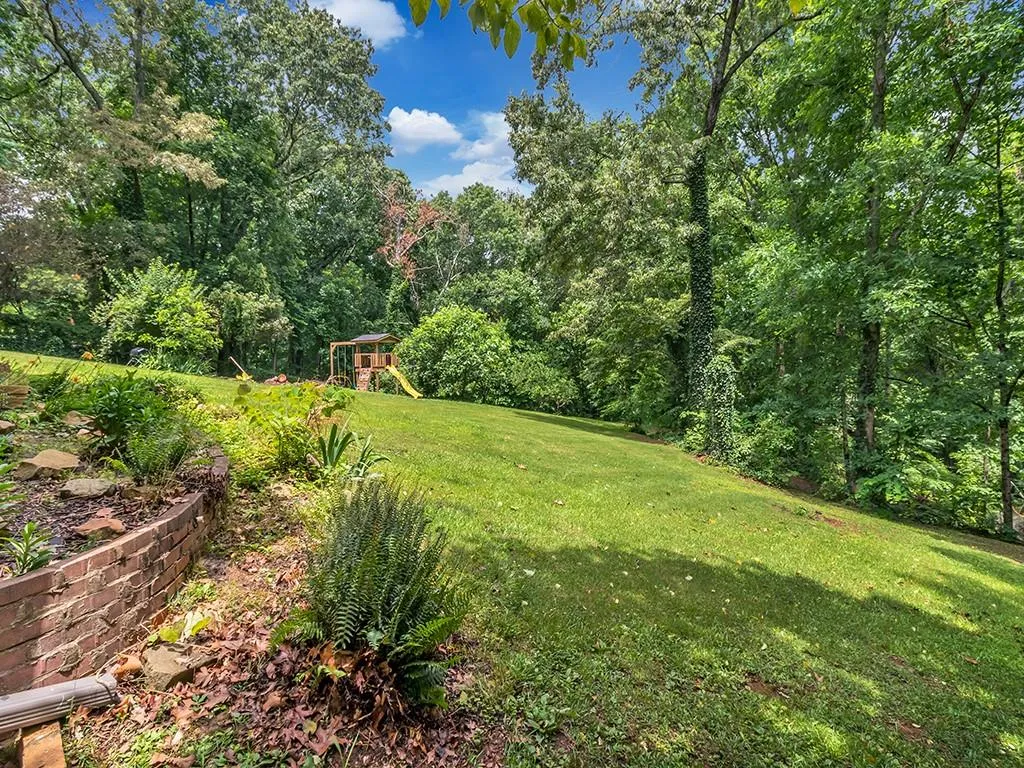 7770 Jett Ferry Road, Sandy Springs, Georgia 30350, 4 Bedrooms Bedrooms, ,3 BathroomsBathrooms,Residential,Sold,7770 Jett Ferry Road,6894356