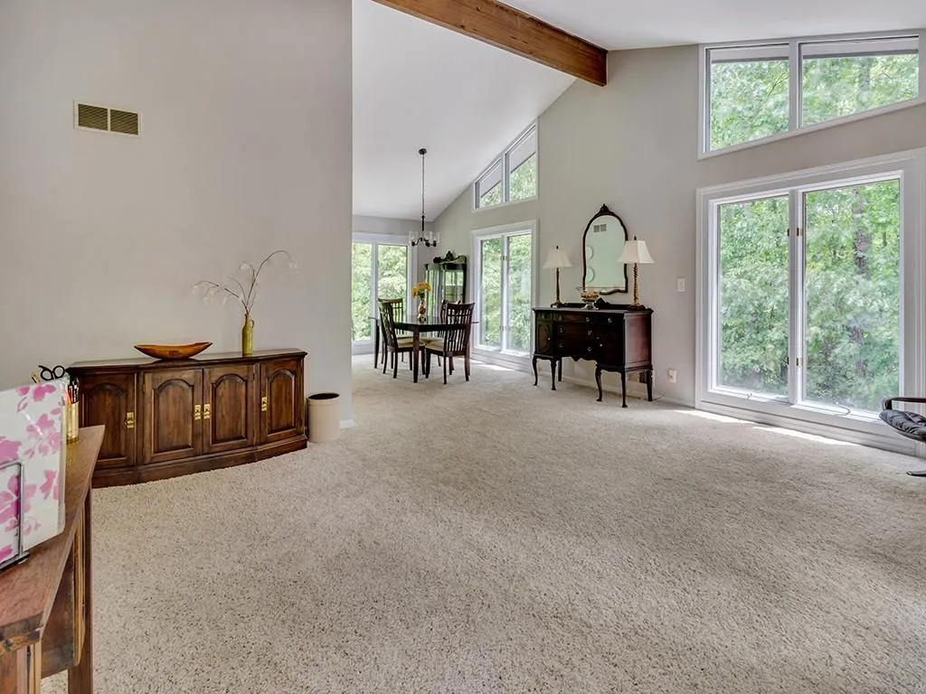 7770 Jett Ferry Road, Sandy Springs, Georgia 30350, 4 Bedrooms Bedrooms, ,3 BathroomsBathrooms,Residential,Sold,7770 Jett Ferry Road,6894356