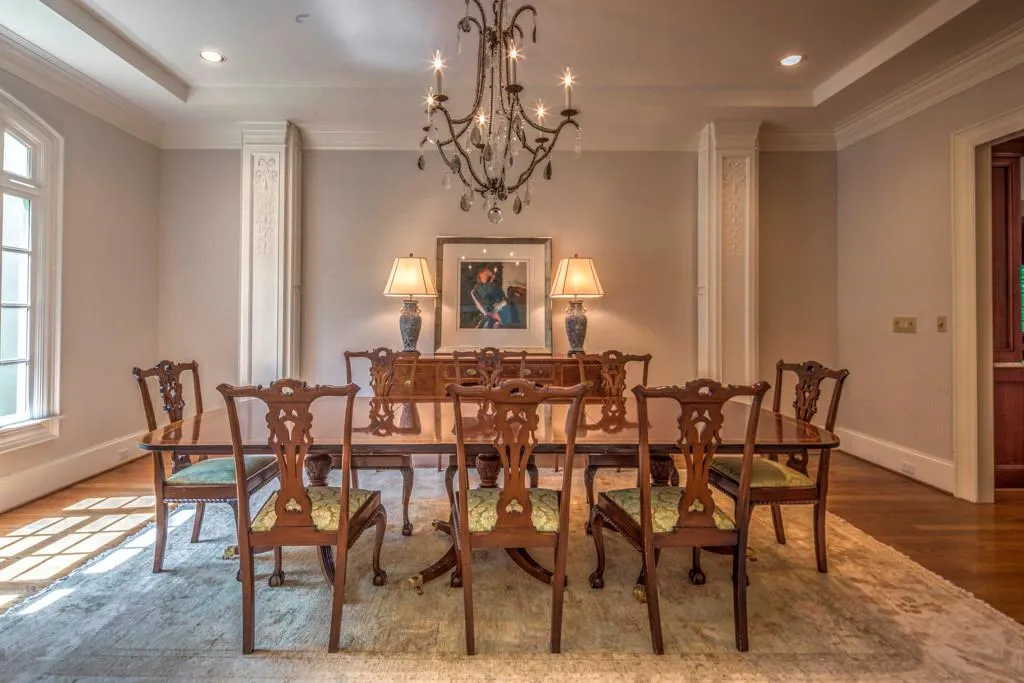 4960 Powers Ferry Road, Atlanta, Georgia 30327, 4 Bedrooms Bedrooms, ,4 BathroomsBathrooms,Residential,Sold,4960 Powers Ferry Road,5703136