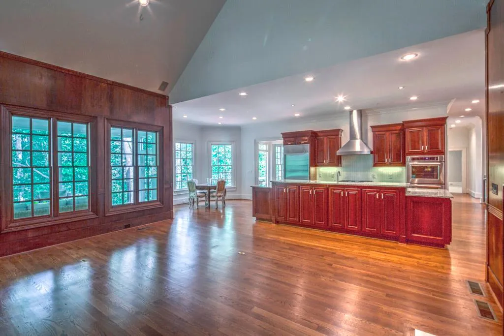 4960 Powers Ferry Road, Atlanta, Georgia 30327, 4 Bedrooms Bedrooms, ,4 BathroomsBathrooms,Residential,Sold,4960 Powers Ferry Road,5703136