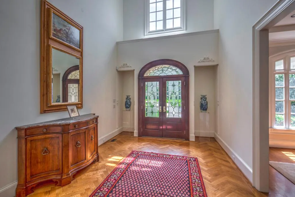 4960 Powers Ferry Road, Atlanta, Georgia 30327, 4 Bedrooms Bedrooms, ,4 BathroomsBathrooms,Residential,Sold,4960 Powers Ferry Road,5703136