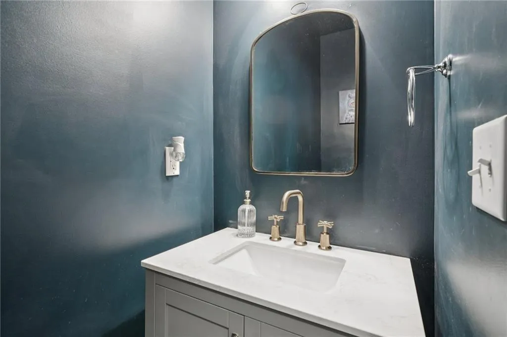 215 Semel Drive Nw Unit 452, Atlanta, Georgia 30309, 2 Bedrooms Bedrooms, ,2 BathroomsBathrooms,Residential,For Sale,215 Semel Drive Nw Unit 452,7671731