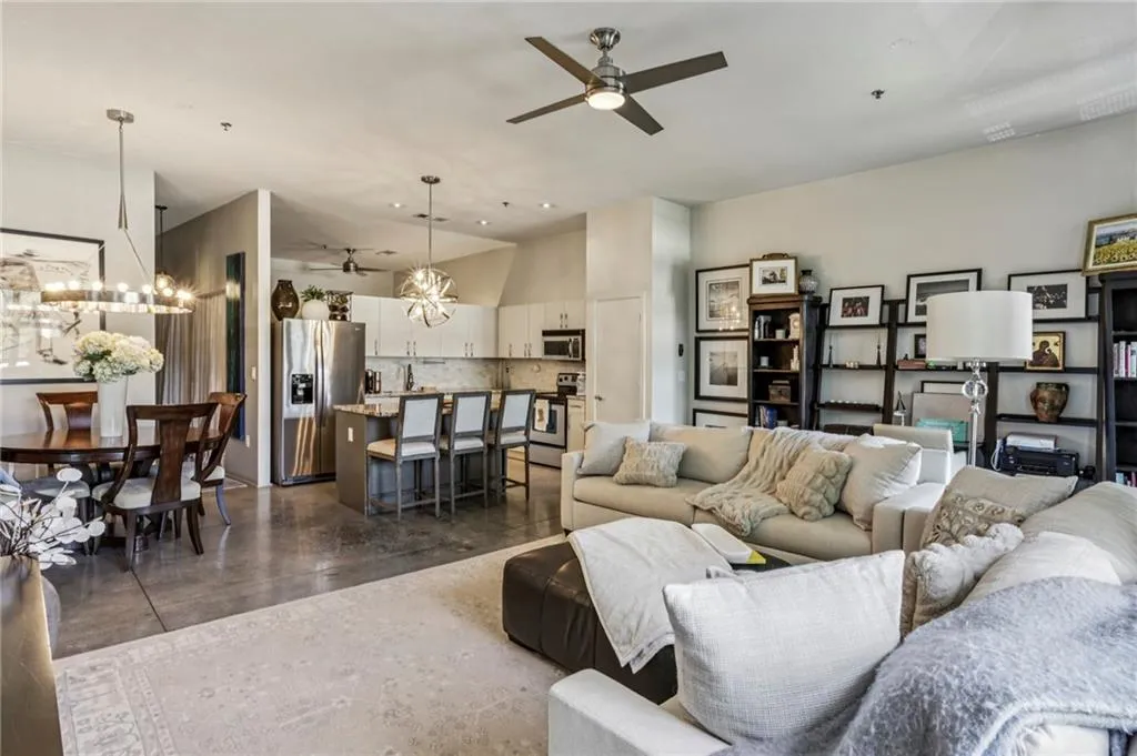 560 Dutch Valley Road Ne Unit 2403, Atlanta, Georgia 30324, 1 Bedroom Bedrooms, ,1 BathroomBathrooms,Residential,For Sale,560 Dutch Valley Road Ne Unit 2403,7647550