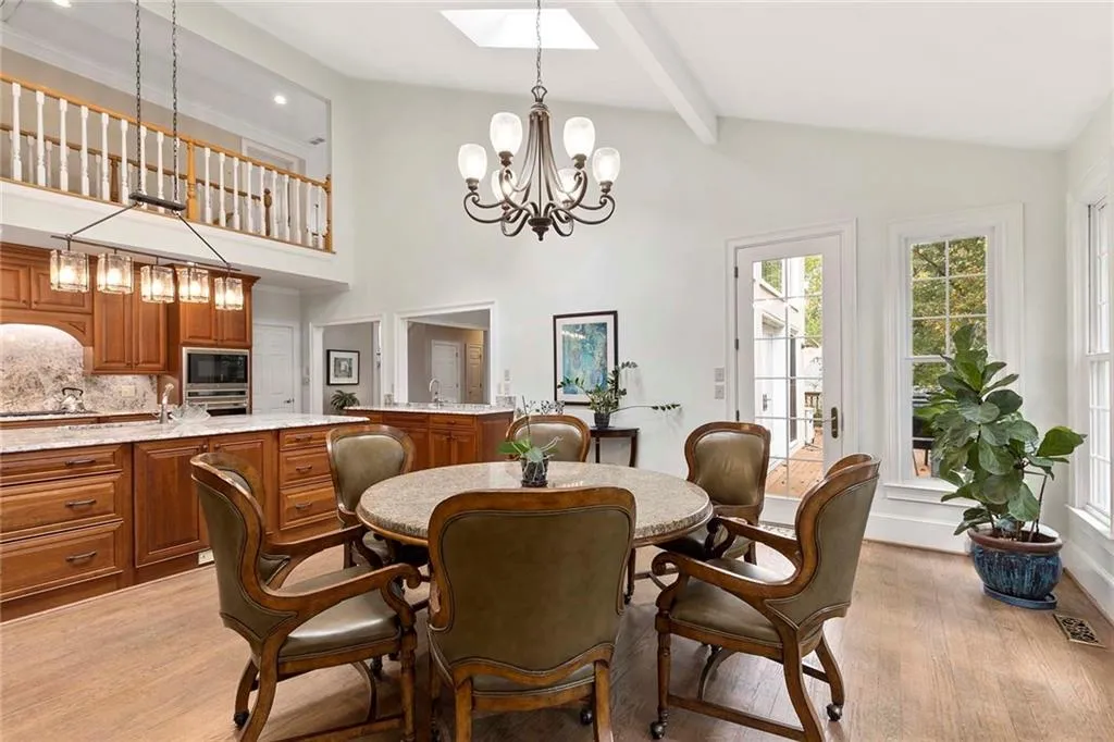 7845 N Spalding Lake Drive, Sandy Springs, Georgia 30350, 6 Bedrooms Bedrooms, ,4 BathroomsBathrooms,Residential,Sold,7845 N Spalding Lake Drive,6956028