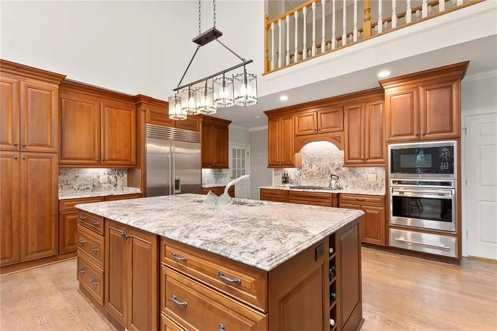 7845 N Spalding Lake Drive, Sandy Springs, Georgia 30350, 6 Bedrooms Bedrooms, ,4 BathroomsBathrooms,Residential,Sold,7845 N Spalding Lake Drive,6956028