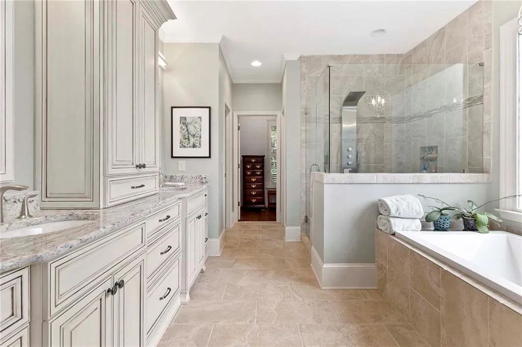 7845 N Spalding Lake Drive, Sandy Springs, Georgia 30350, 6 Bedrooms Bedrooms, ,4 BathroomsBathrooms,Residential,Sold,7845 N Spalding Lake Drive,6956028