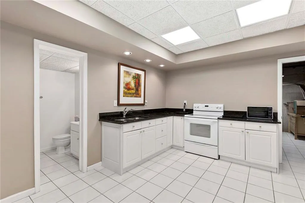 7845 N Spalding Lake Drive, Sandy Springs, Georgia 30350, 6 Bedrooms Bedrooms, ,4 BathroomsBathrooms,Residential,Sold,7845 N Spalding Lake Drive,6956028