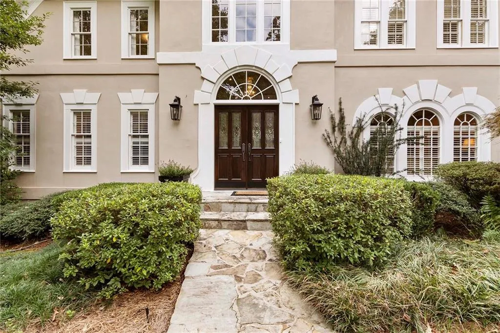 7845 N Spalding Lake Drive, Sandy Springs, Georgia 30350, 6 Bedrooms Bedrooms, ,4 BathroomsBathrooms,Residential,Sold,7845 N Spalding Lake Drive,6956028