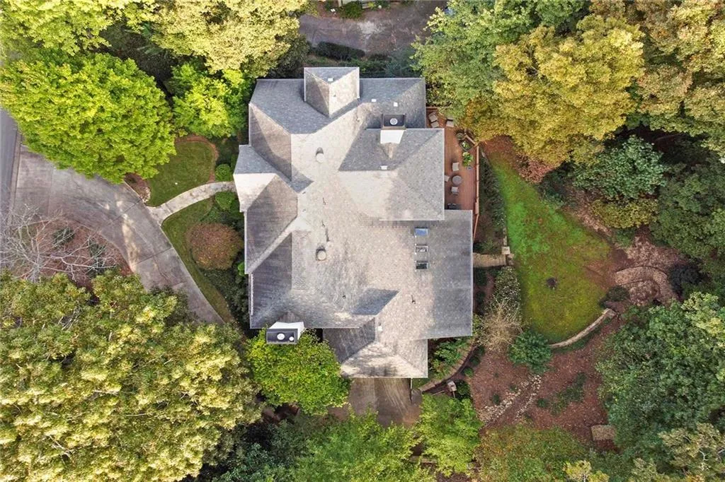 7845 N Spalding Lake Drive, Sandy Springs, Georgia 30350, 6 Bedrooms Bedrooms, ,4 BathroomsBathrooms,Residential,Sold,7845 N Spalding Lake Drive,6956028