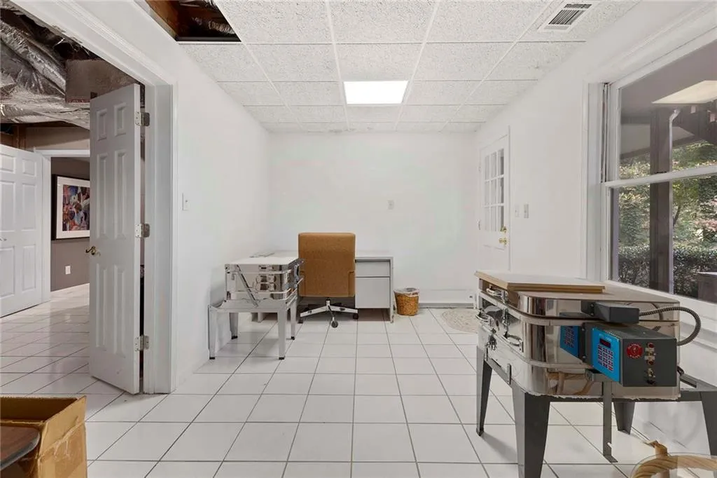 7845 N Spalding Lake Drive, Sandy Springs, Georgia 30350, 6 Bedrooms Bedrooms, ,4 BathroomsBathrooms,Residential,Sold,7845 N Spalding Lake Drive,6956028