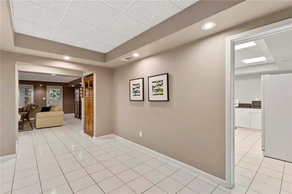 7845 N Spalding Lake Drive, Sandy Springs, Georgia 30350, 6 Bedrooms Bedrooms, ,4 BathroomsBathrooms,Residential,Sold,7845 N Spalding Lake Drive,6956028