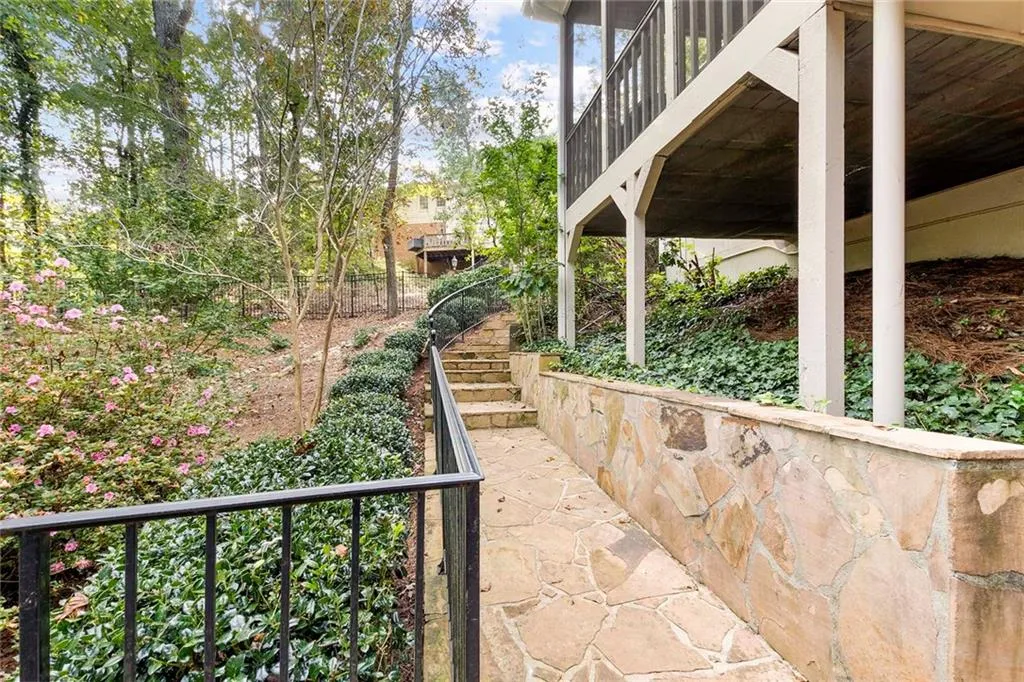 7845 N Spalding Lake Drive, Sandy Springs, Georgia 30350, 6 Bedrooms Bedrooms, ,4 BathroomsBathrooms,Residential,Sold,7845 N Spalding Lake Drive,6956028