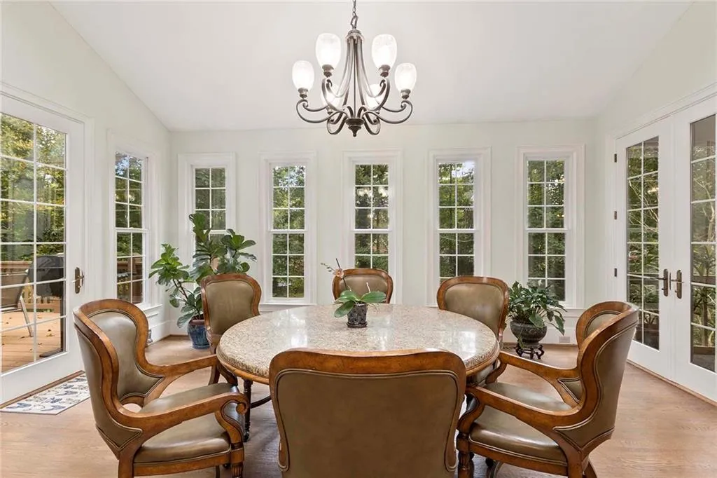 7845 N Spalding Lake Drive, Sandy Springs, Georgia 30350, 6 Bedrooms Bedrooms, ,4 BathroomsBathrooms,Residential,Sold,7845 N Spalding Lake Drive,6956028