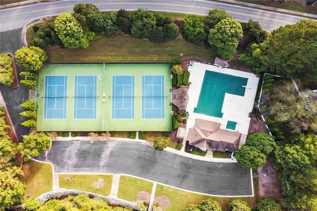 7845 N Spalding Lake Drive, Sandy Springs, Georgia 30350, 6 Bedrooms Bedrooms, ,4 BathroomsBathrooms,Residential,Sold,7845 N Spalding Lake Drive,6956028