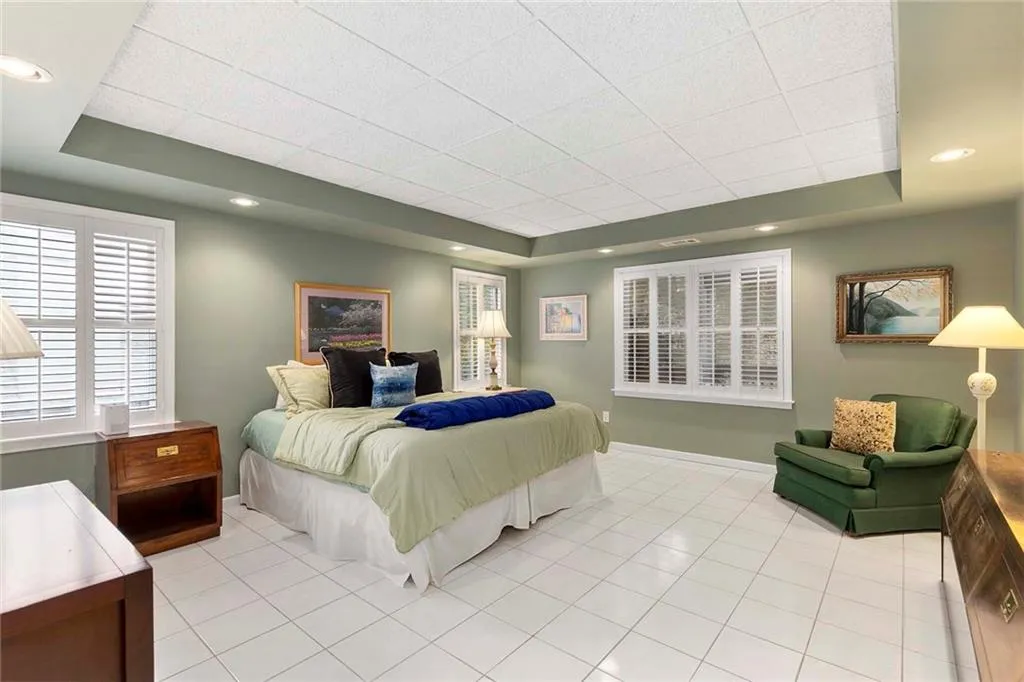 7845 N Spalding Lake Drive, Sandy Springs, Georgia 30350, 6 Bedrooms Bedrooms, ,4 BathroomsBathrooms,Residential,Sold,7845 N Spalding Lake Drive,6956028