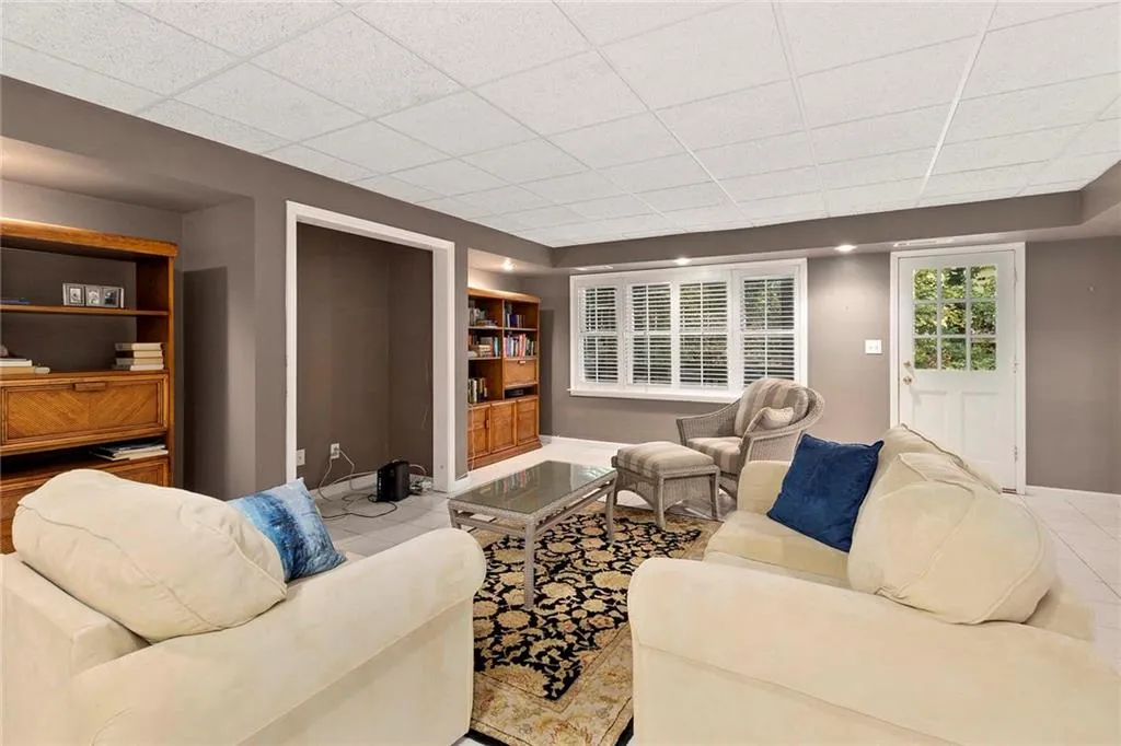 7845 N Spalding Lake Drive, Sandy Springs, Georgia 30350, 6 Bedrooms Bedrooms, ,4 BathroomsBathrooms,Residential,Sold,7845 N Spalding Lake Drive,6956028