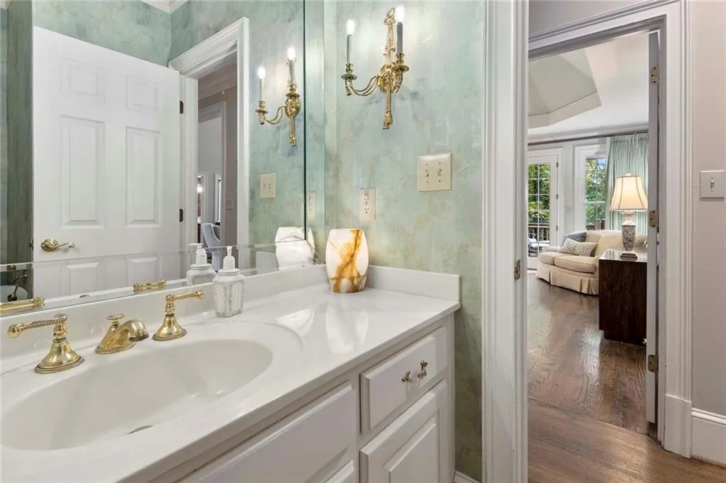 7845 N Spalding Lake Drive, Sandy Springs, Georgia 30350, 6 Bedrooms Bedrooms, ,4 BathroomsBathrooms,Residential,Sold,7845 N Spalding Lake Drive,6956028