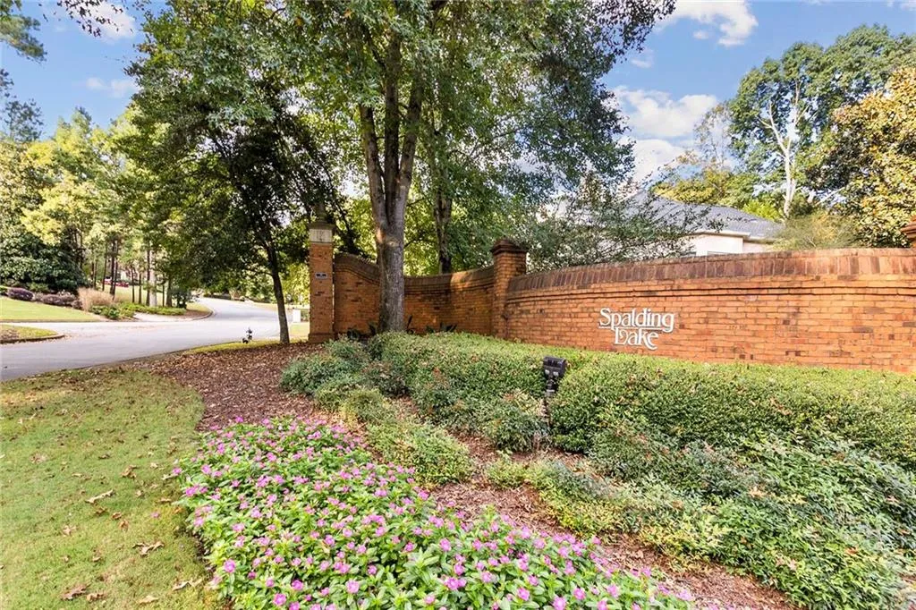 7845 N Spalding Lake Drive, Sandy Springs, Georgia 30350, 6 Bedrooms Bedrooms, ,4 BathroomsBathrooms,Residential,Sold,7845 N Spalding Lake Drive,6956028