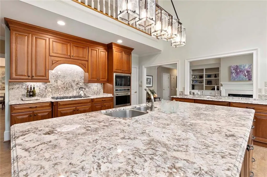 7845 N Spalding Lake Drive, Sandy Springs, Georgia 30350, 6 Bedrooms Bedrooms, ,4 BathroomsBathrooms,Residential,Sold,7845 N Spalding Lake Drive,6956028