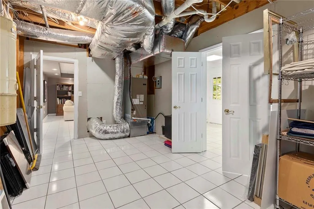 7845 N Spalding Lake Drive, Sandy Springs, Georgia 30350, 6 Bedrooms Bedrooms, ,4 BathroomsBathrooms,Residential,Sold,7845 N Spalding Lake Drive,6956028