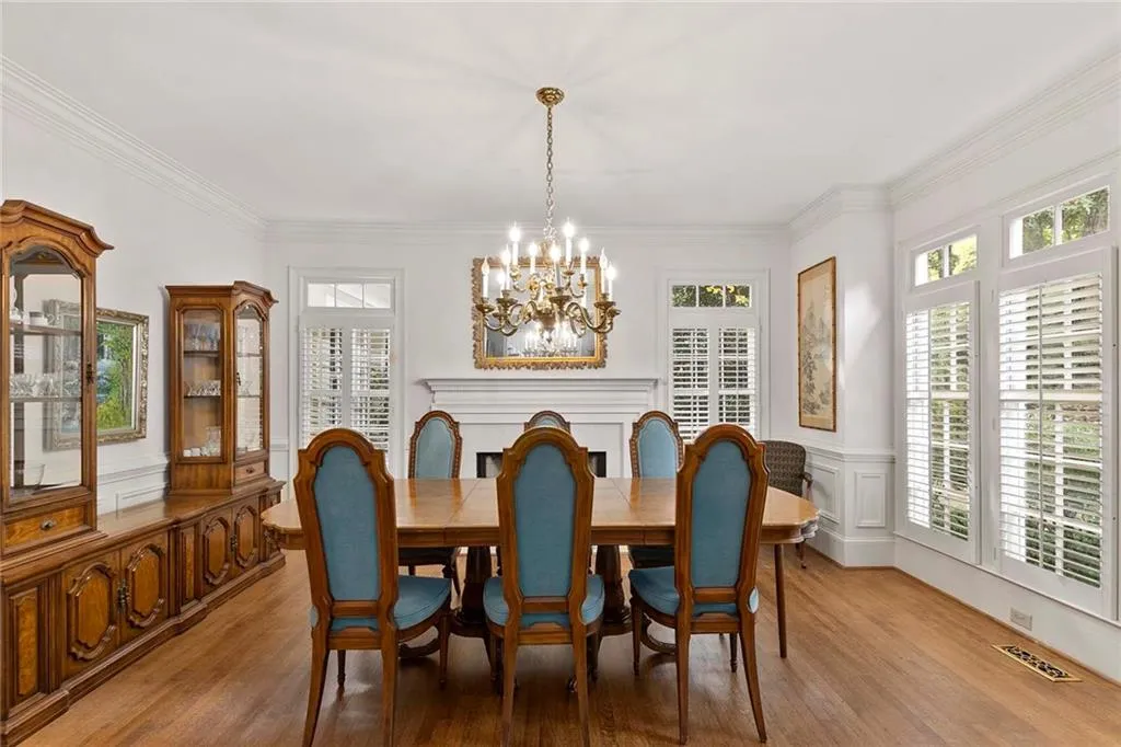 7845 N Spalding Lake Drive, Sandy Springs, Georgia 30350, 6 Bedrooms Bedrooms, ,4 BathroomsBathrooms,Residential,Sold,7845 N Spalding Lake Drive,6956028