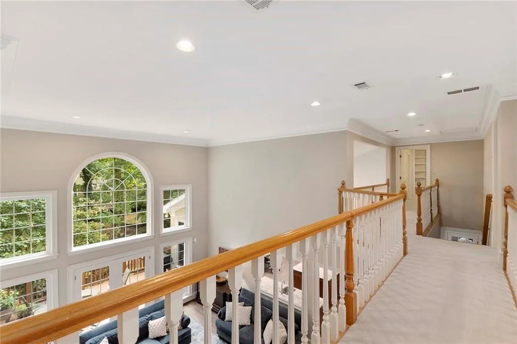 7845 N Spalding Lake Drive, Sandy Springs, Georgia 30350, 6 Bedrooms Bedrooms, ,4 BathroomsBathrooms,Residential,Sold,7845 N Spalding Lake Drive,6956028