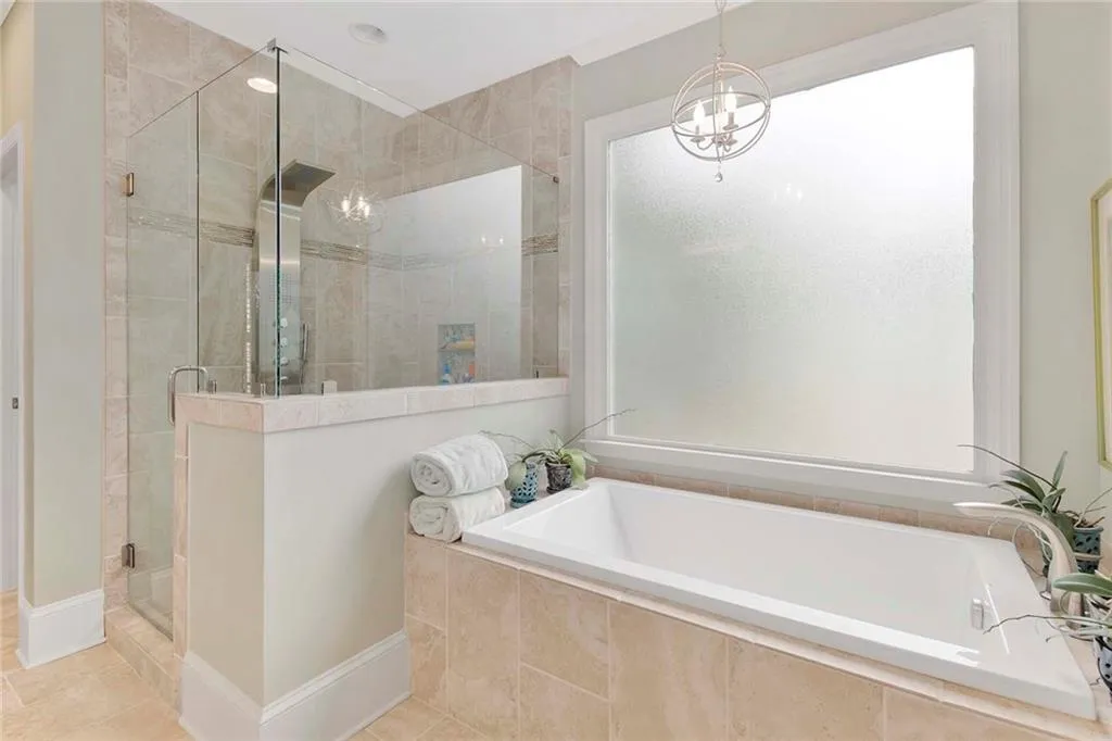 7845 N Spalding Lake Drive, Sandy Springs, Georgia 30350, 6 Bedrooms Bedrooms, ,4 BathroomsBathrooms,Residential,Sold,7845 N Spalding Lake Drive,6956028