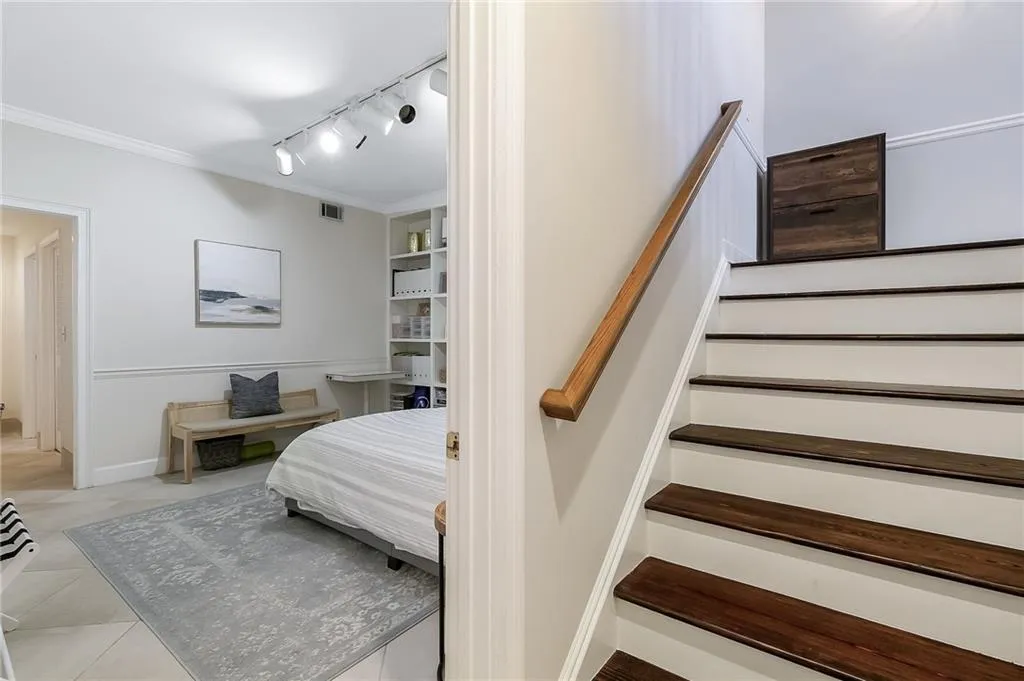7155 Roswell Road Unit 16, Atlanta, Georgia 30328, 3 Bedrooms Bedrooms, ,3 BathroomsBathrooms,Residential,Sold,7155 Roswell Road Unit 16,7730140