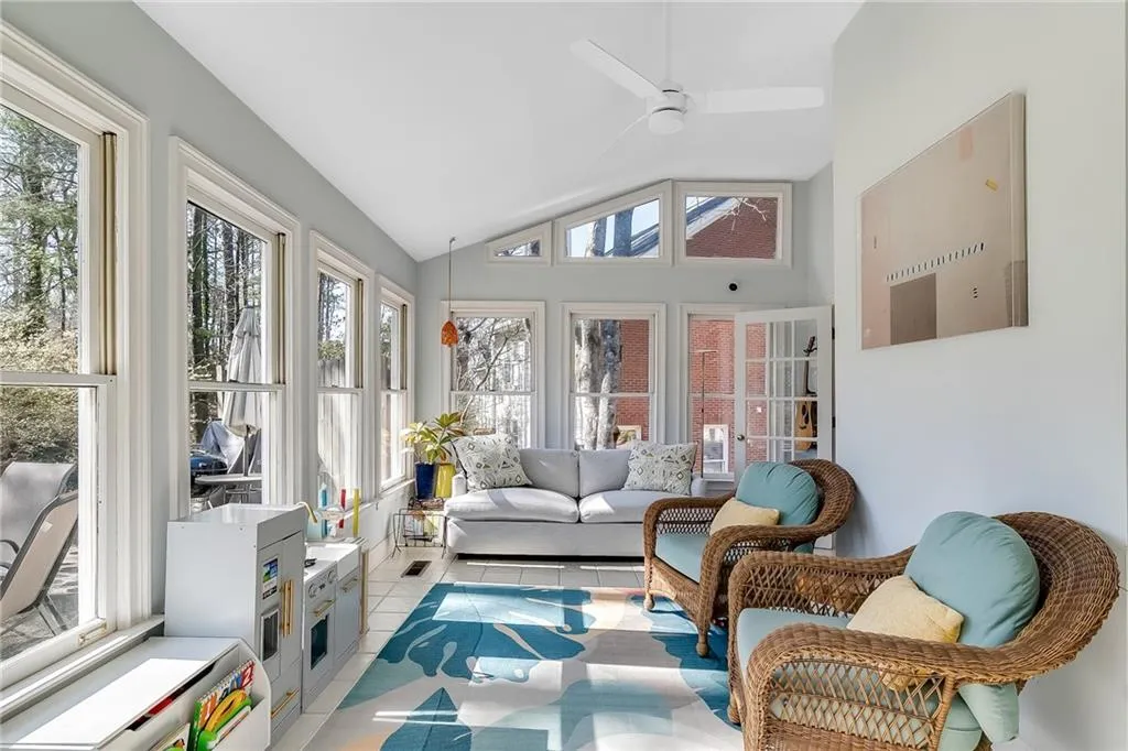 7155 Roswell Road Unit 16, Atlanta, Georgia 30328, 3 Bedrooms Bedrooms, ,3 BathroomsBathrooms,Residential,Sold,7155 Roswell Road Unit 16,7730140